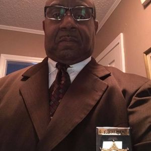 Meet your Posher, Gregory